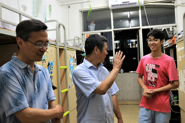 IMG_9990.jpg IMG_9990.jpg