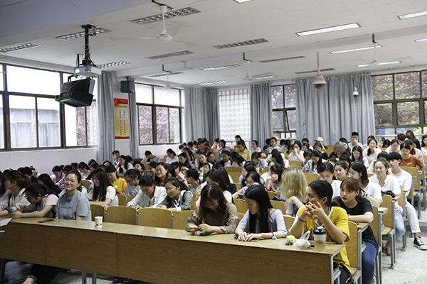 7月2日 15级考研员工暑假留校工作部署大会 秦润东 (2).JPG