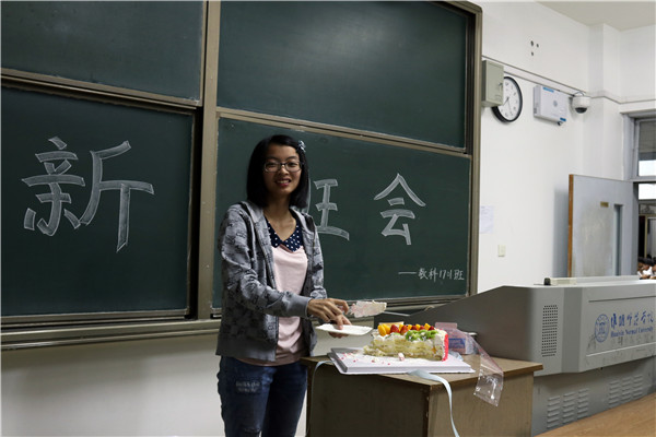 张舒婷3_副本.jpg 张舒婷3_副本.jpg