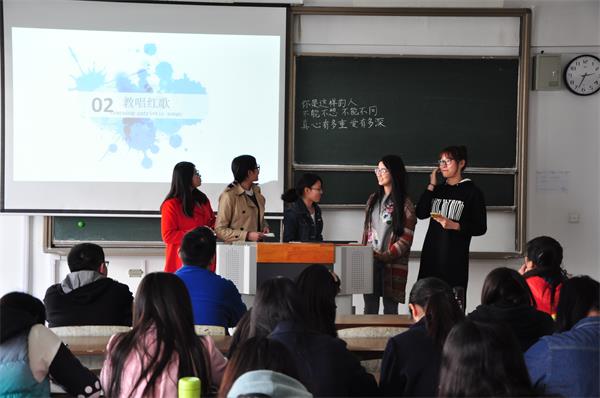 恩来双语交流会3-王怡欢.JPG 恩来双语交流会3-王怡欢.JPG