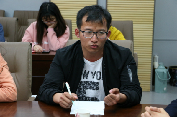 2017年4月13 员工预备党员培训大会 张舒婷6_meitu_5.jpg