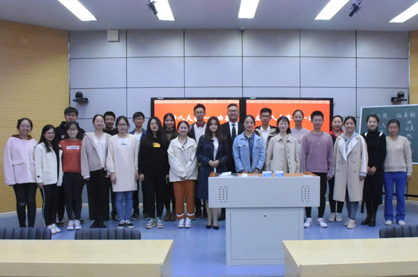 10.29主持人挑战大赛决赛 张乐摄.jpg