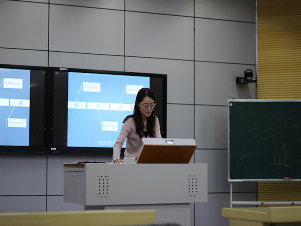 图为倪佳锐同学分享职业规划,朱静雯摄_副本.jpg 图为倪佳锐同学分享职业规划,朱静雯摄_副本.jpg