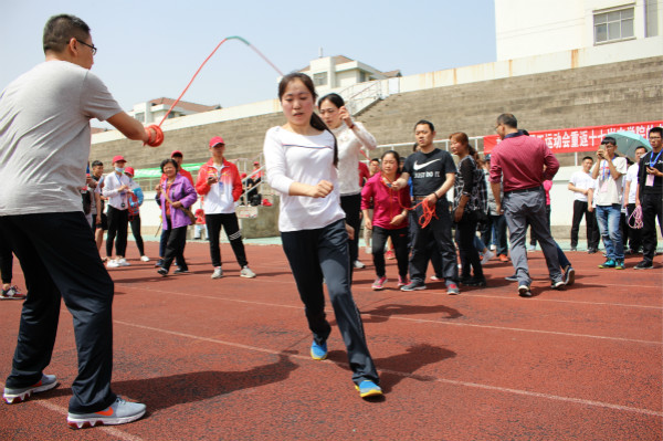 2017年5月6号 教职工运动会张舒婷4_meitu_2.jpg 2017年5月6号 教职工运动会张舒婷4_meitu_2.jpg