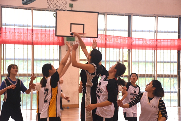 女子篮球预赛1709陈希改图05.jpg 女子篮球预赛1709陈希改图05.jpg