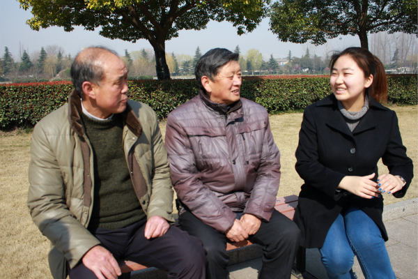 倾听老一辈讲解恩来故事 采访老人_meitu_4.jpg 倾听老一辈讲解恩来故事 采访老人_meitu_4.jpg