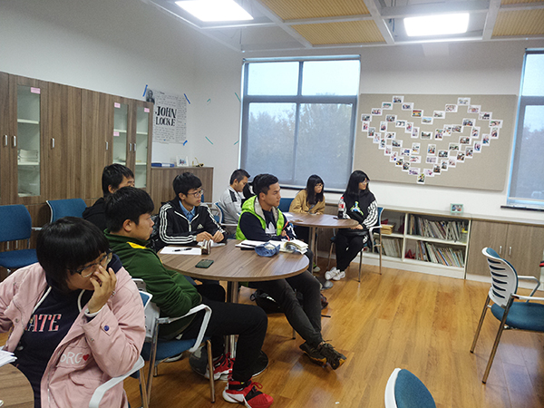 2017.11.17 体育部开会 张舒婷 (2).jpg