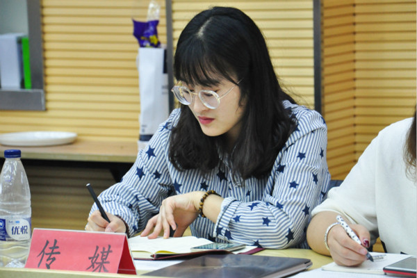 2018.4.1 三院员工会交流会-刘晓林 (2)_meitu_2_副本.jpg