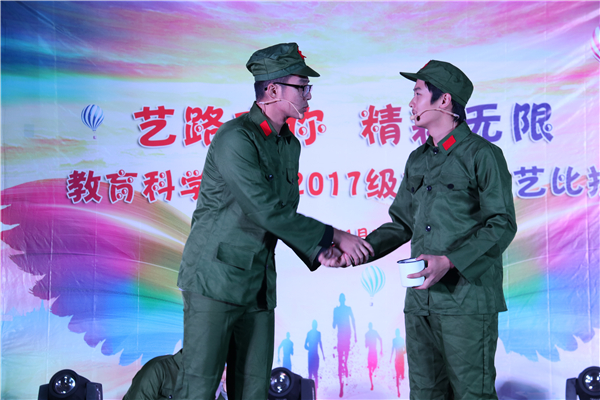 11.19新生才艺 戴云书记 (2).jpg 11.19新生才艺 戴云书记 (2).jpg