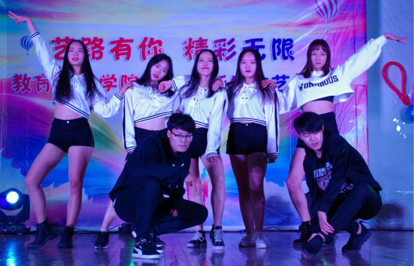 11.19新生才艺比拼 教科1710高畅 (2).jpg 11.19新生才艺比拼 教科1710高畅 (2).jpg