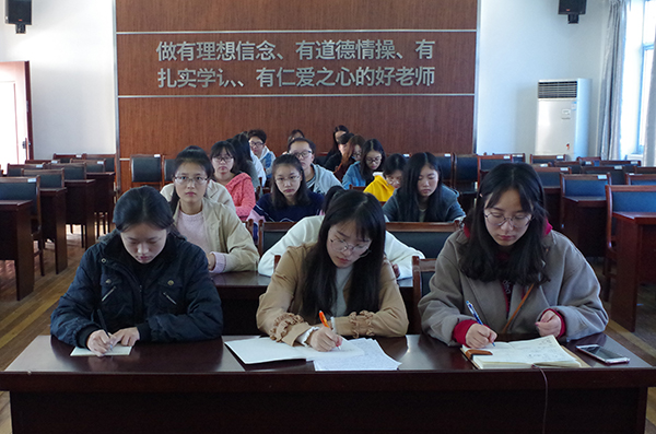 摄影部1704班--张乐(2).jpg 摄影部1704班--张乐(2).jpg