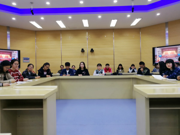 2017.10.17.迎十九大1711周君怡修改3_meitu_7.jpg 2017.10.17.迎十九大1711周君怡修改3_meitu_7.jpg